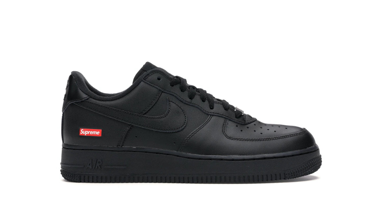 Nike Air Force 1 Low
Supreme Black