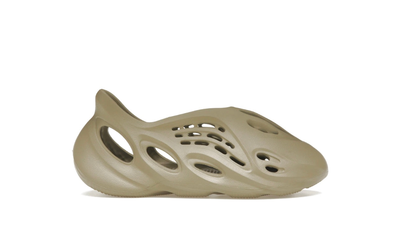 Adidas Yeezy Foam RNR
Stone Salt