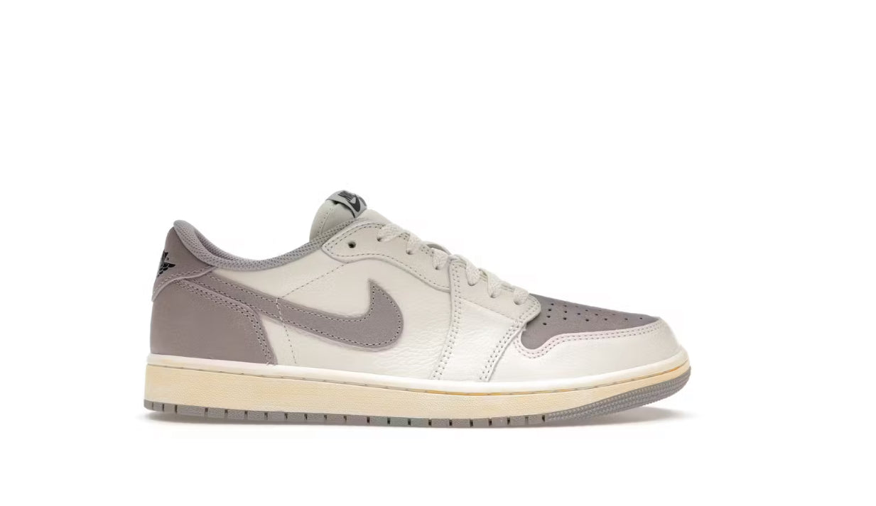 Jordan 1 Retro Low OG
Atmosphere Grey