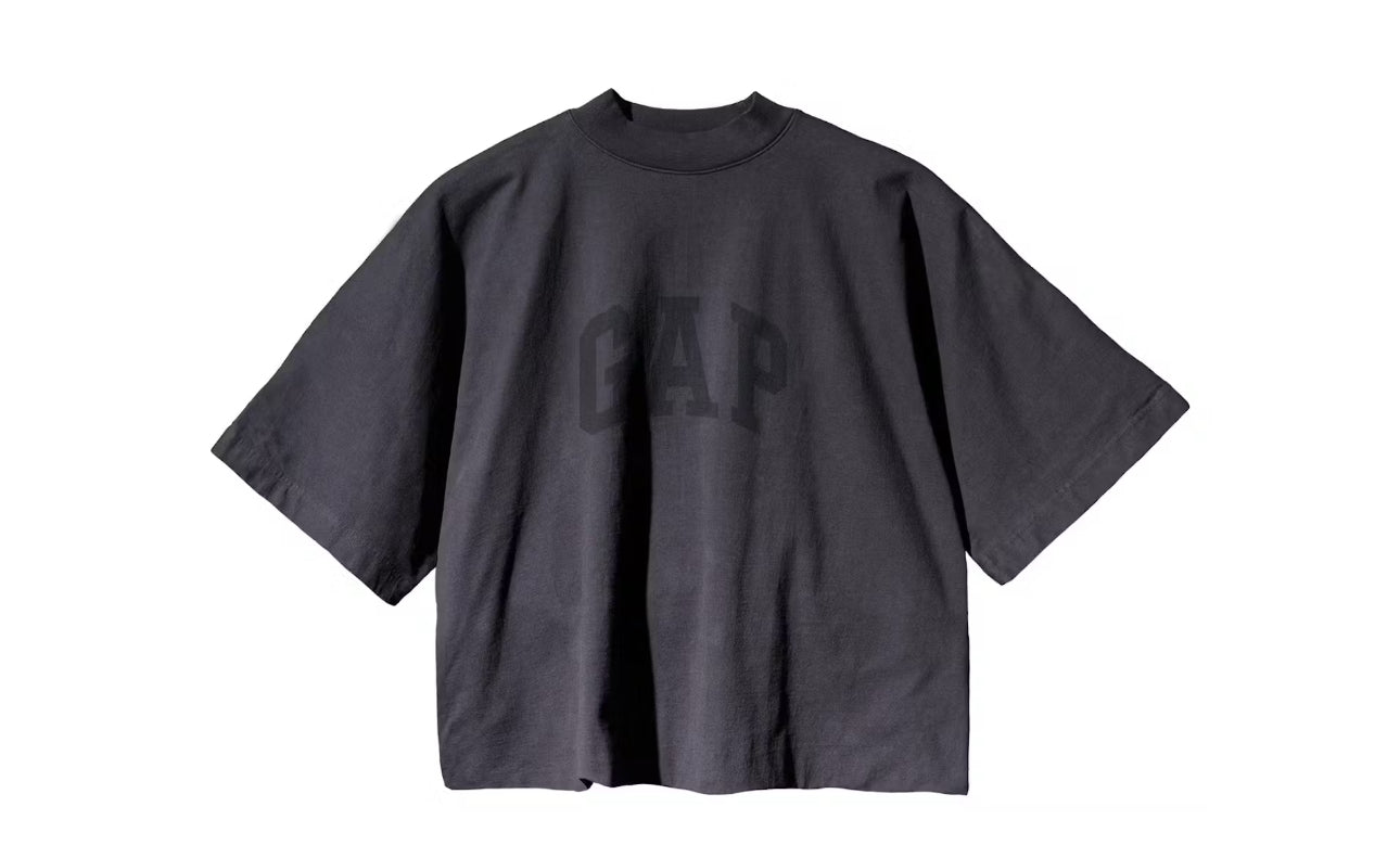 Yeezy Gap Dove No Seam Tee
Black