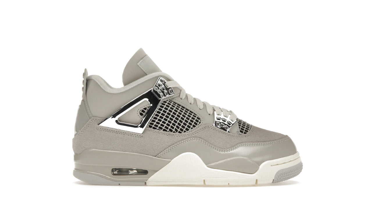 Jordan 4 Retro
Frozen Moments (Women's)