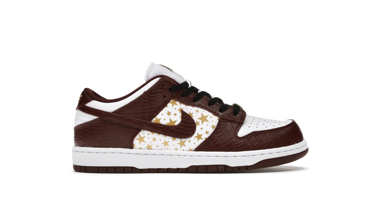 Nike SB Dunk Low
Supreme Stars Barkroot Brown (2021)