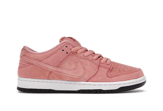 2020Nike SB Dunk Low
Pink Pig