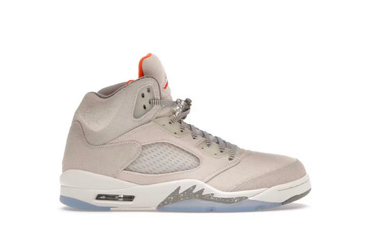 Jordan 5 Retro SE
Craft Light Orewood Brown