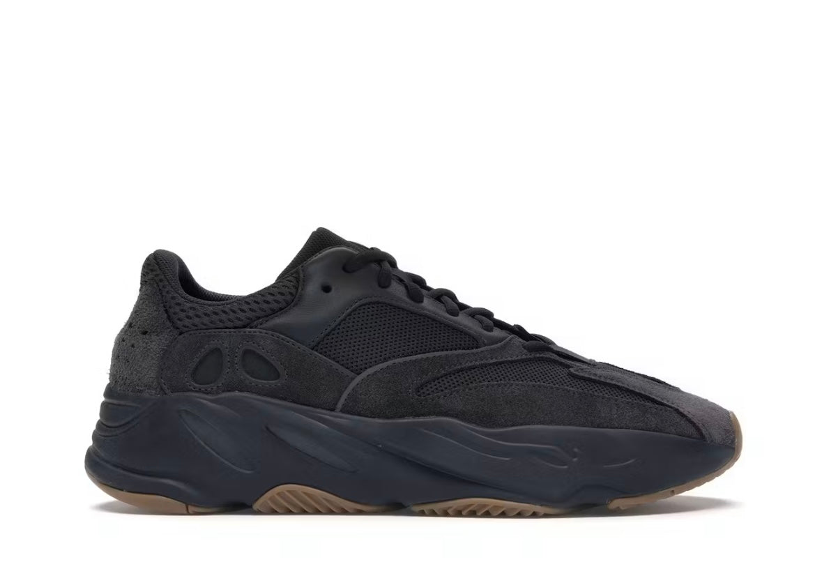 Adidas Yeezy Boost 700
Utility Black